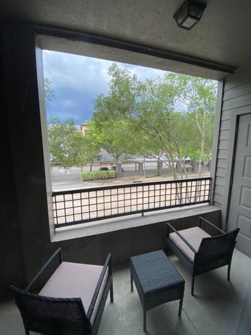 Your Warm Spacious Unit With Pool - Medical Center Houston Exterior photo
