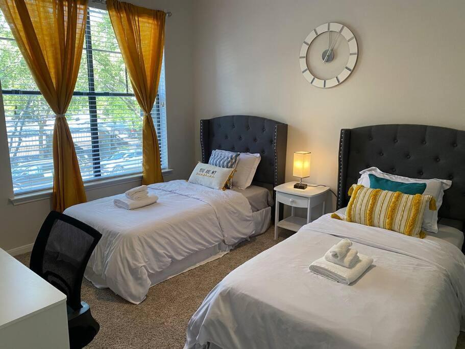 Your Warm Spacious Unit With Pool - Medical Center Houston Exterior photo